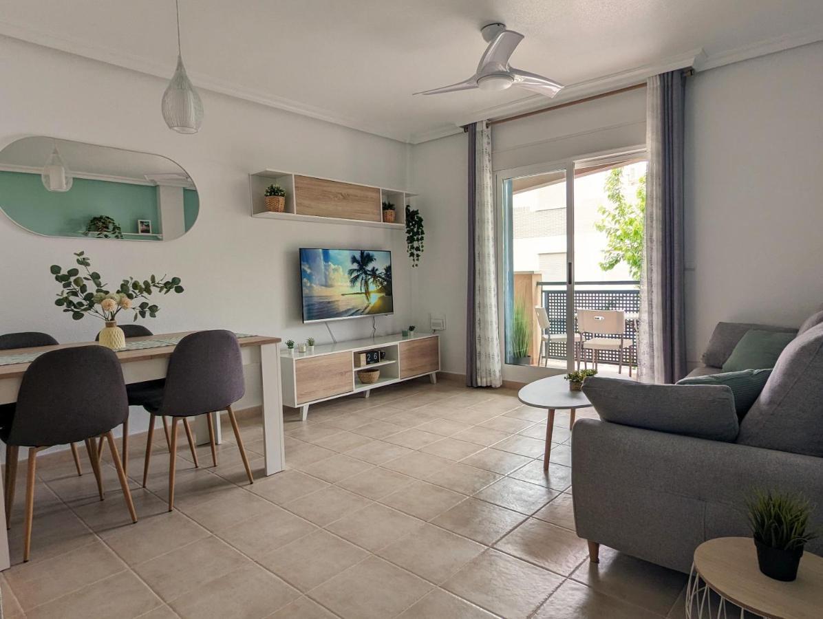 Apartamento Las Palmeras - Con Terraza, Barbacoa, Aire Acondicionado Y A 250M De La Playa! Los Alcázares Esterno foto