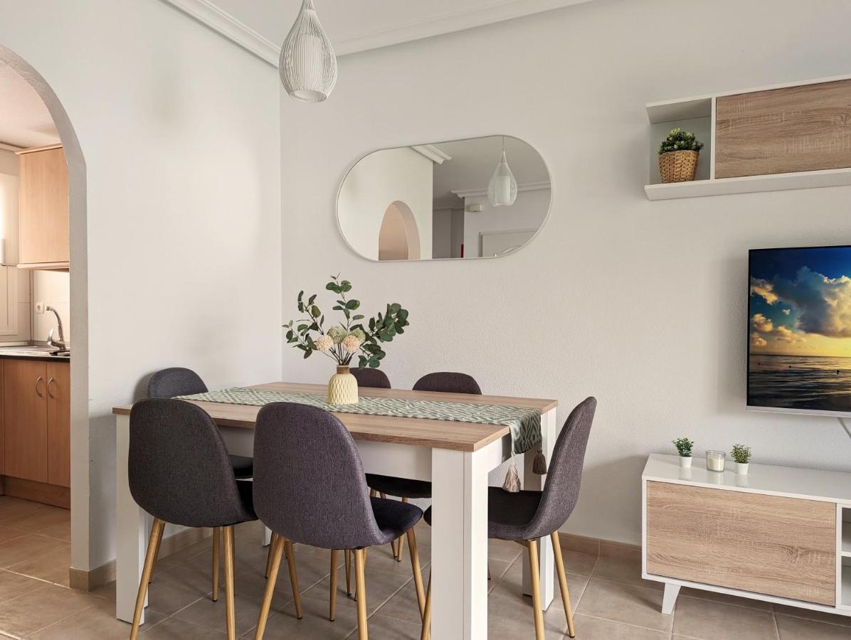 Apartamento Las Palmeras - Con Terraza, Barbacoa, Aire Acondicionado Y A 250M De La Playa! Los Alcázares Esterno foto