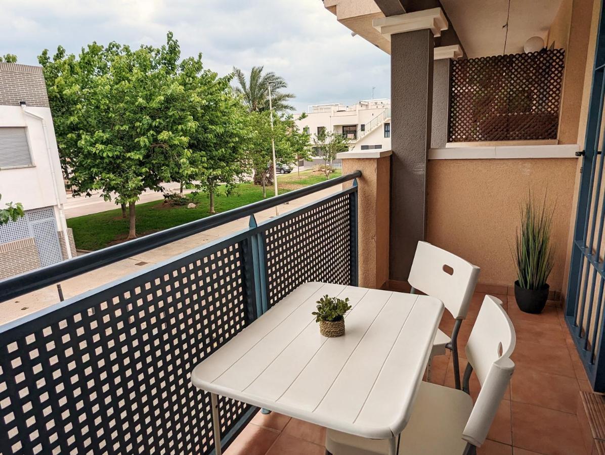 Apartamento Las Palmeras - Con Terraza, Barbacoa, Aire Acondicionado Y A 250M De La Playa! Los Alcázares Esterno foto