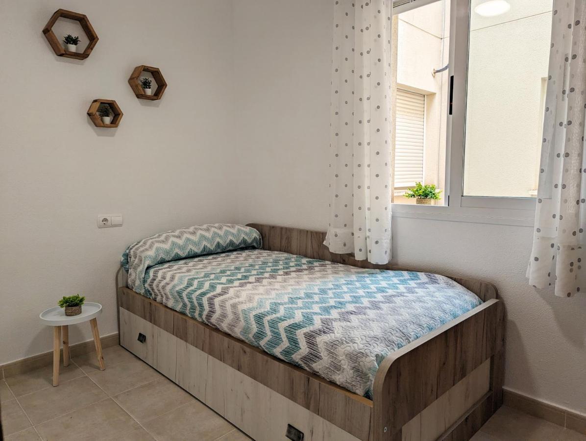 Apartamento Las Palmeras - Con Terraza, Barbacoa, Aire Acondicionado Y A 250M De La Playa! Los Alcázares Esterno foto