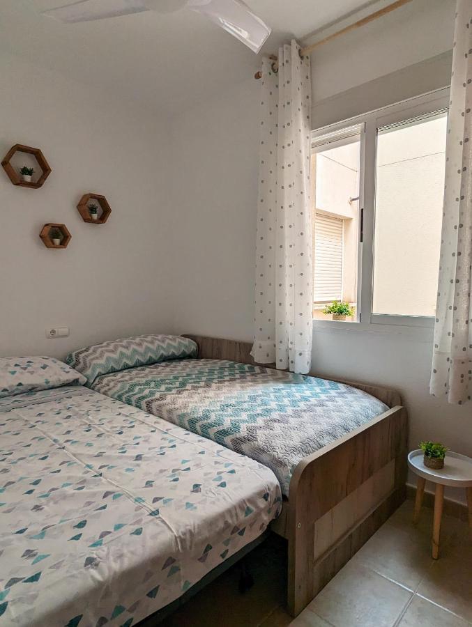 Apartamento Las Palmeras - Con Terraza, Barbacoa, Aire Acondicionado Y A 250M De La Playa! Los Alcázares Esterno foto